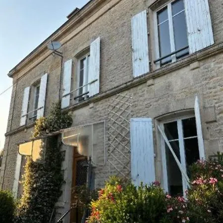 Le Logis De Villefollet *